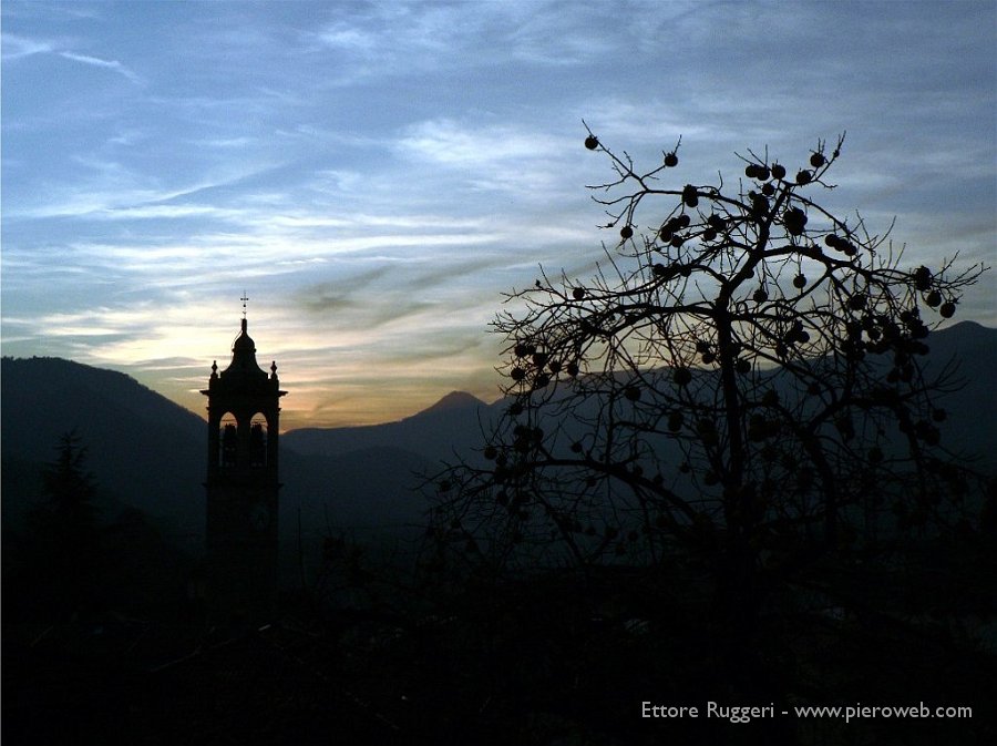 23 - il campanile della frazione Endenna.jpg - 23  Il campanile della frazione Endenna